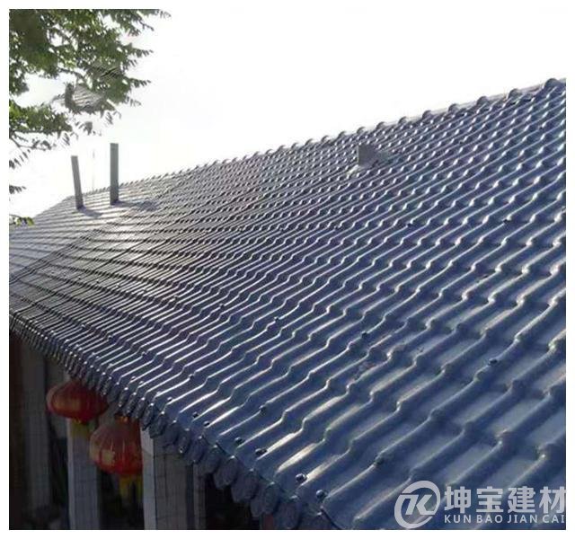 裝修屋頂選彩鋼瓦好還是合成樹脂瓦好？選對了直接節省幾千元