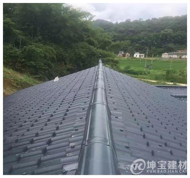 裝修屋頂選彩鋼瓦好還是合成樹脂瓦好？選對了直接節省幾千元