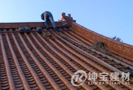 農村屋頂蓋琉璃瓦的坡度多少？多少錢一塊？安裝步驟是什么？